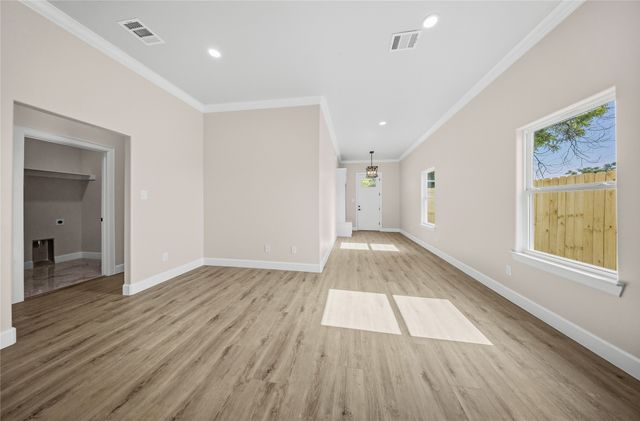 1818 E Tucker Street, Fort Worth, TX 76104