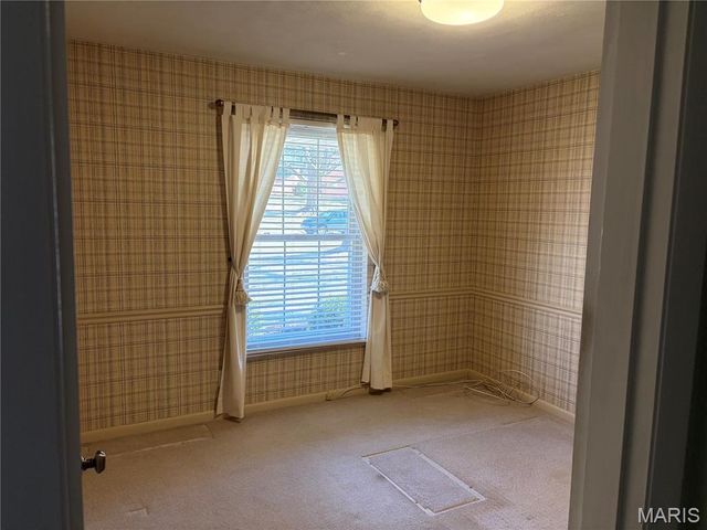 7654 Paragon Circle, Grantwood Village, MO 63123