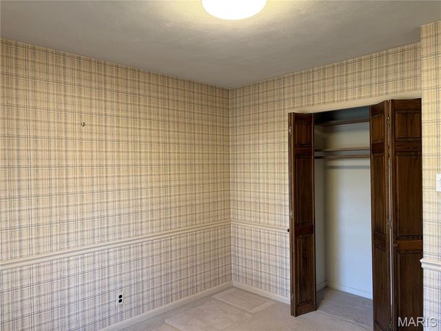 7654 Paragon Circle, Grantwood Village, MO 63123