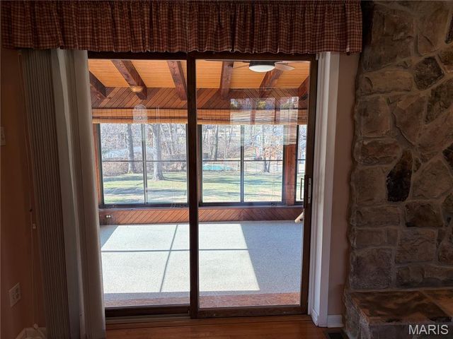 7654 Paragon Circle, Grantwood Village, MO 63123