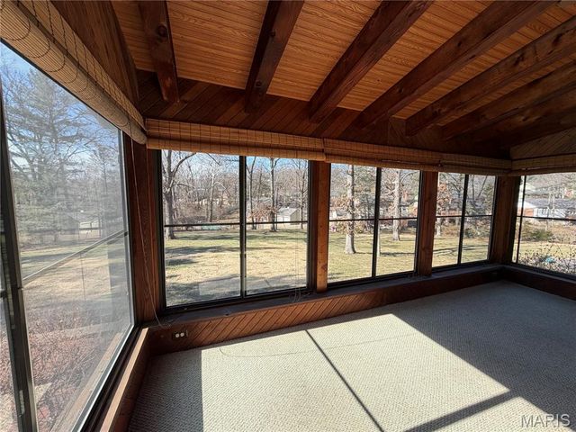 7654 Paragon Circle, Grantwood Village, MO 63123