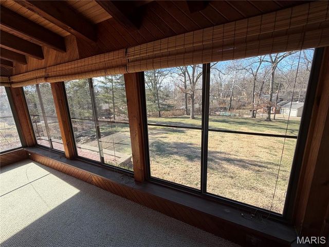 7654 Paragon Circle, Grantwood Village, MO 63123