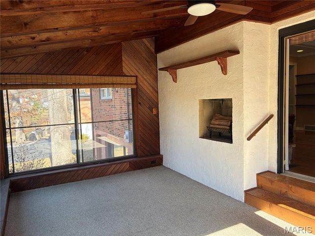 7654 Paragon Circle, Grantwood Village, MO 63123