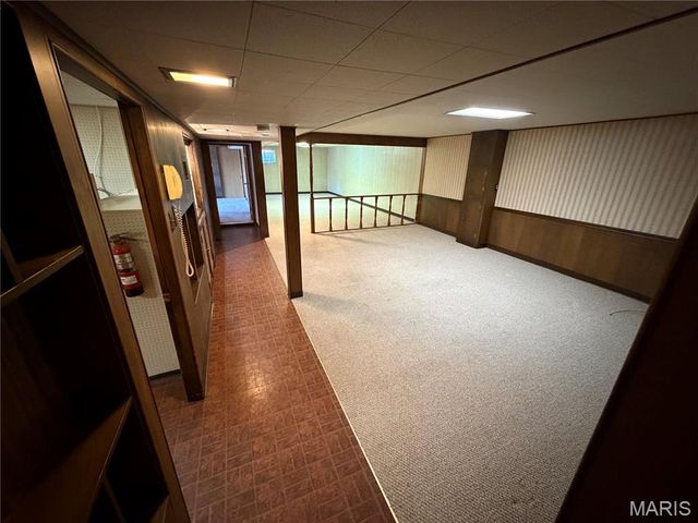 7654 Paragon Circle, Grantwood Village, MO 63123