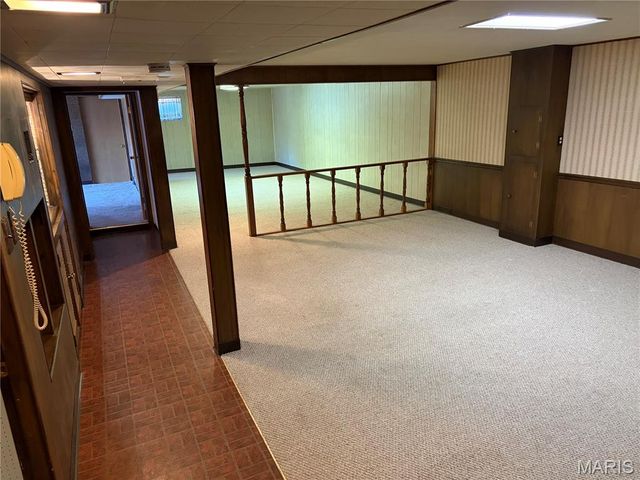 7654 Paragon Circle, Grantwood Village, MO 63123