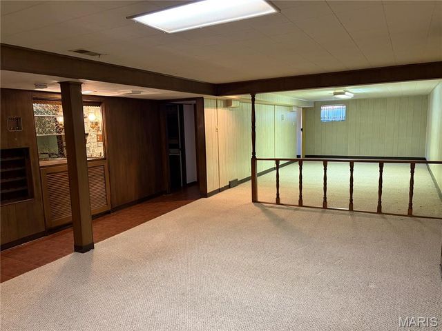 7654 Paragon Circle, Grantwood Village, MO 63123