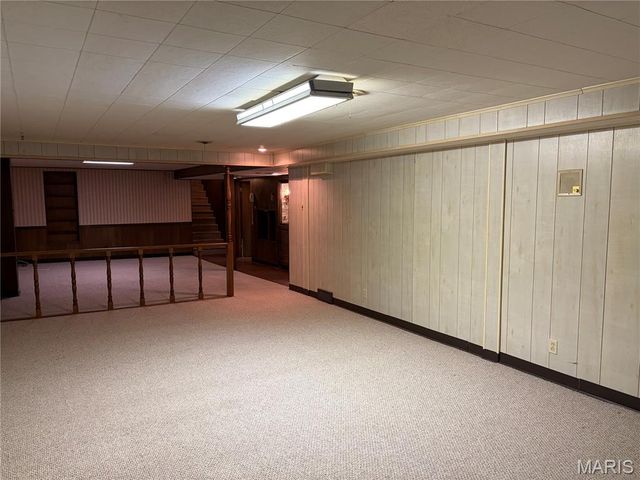 7654 Paragon Circle, Grantwood Village, MO 63123