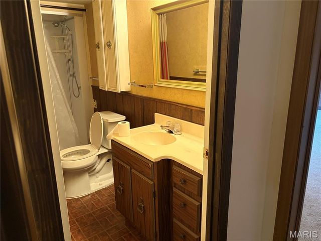 7654 Paragon Circle, Grantwood Village, MO 63123