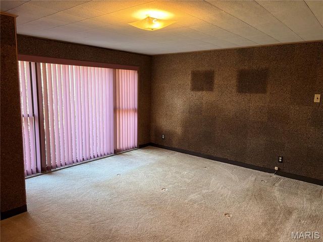 7654 Paragon Circle, Grantwood Village, MO 63123