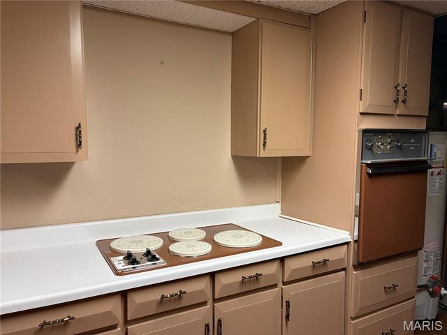 7654 Paragon Circle, Grantwood Village, MO 63123