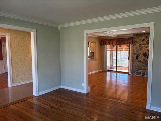 7654 Paragon Circle, Grantwood Village, MO 63123