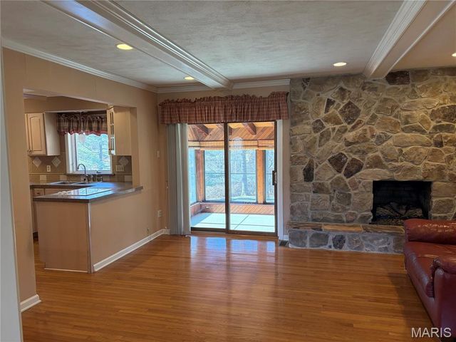 7654 Paragon Circle, Grantwood Village, MO 63123