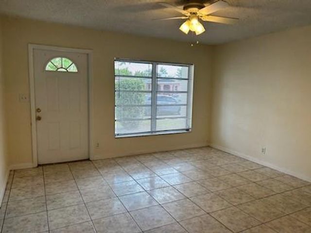 2911 NW 7TH Street, Pompano Beach, FL 33069