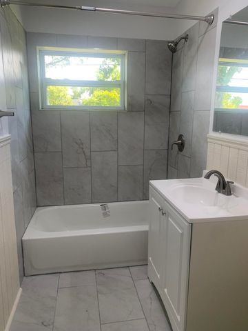 2911 NW 7TH Street, Pompano Beach, FL 33069