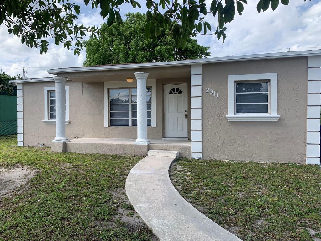 2911 NW 7TH Street, Pompano Beach, FL 33069