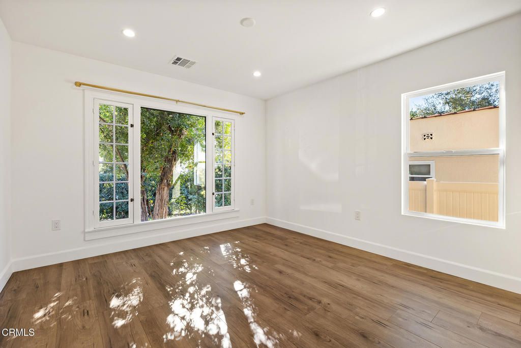Image 13 of property listing at 1161 Ruberta Avenue, Glendale, CA 91201