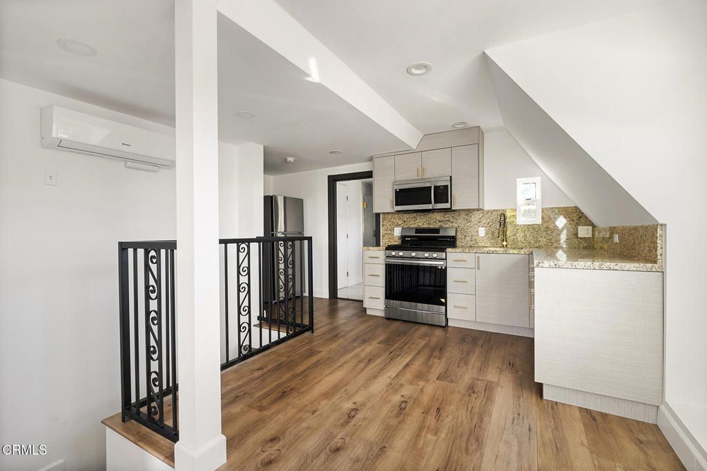 Image 19 of property listing at 1161 Ruberta Avenue, Glendale, CA 91201