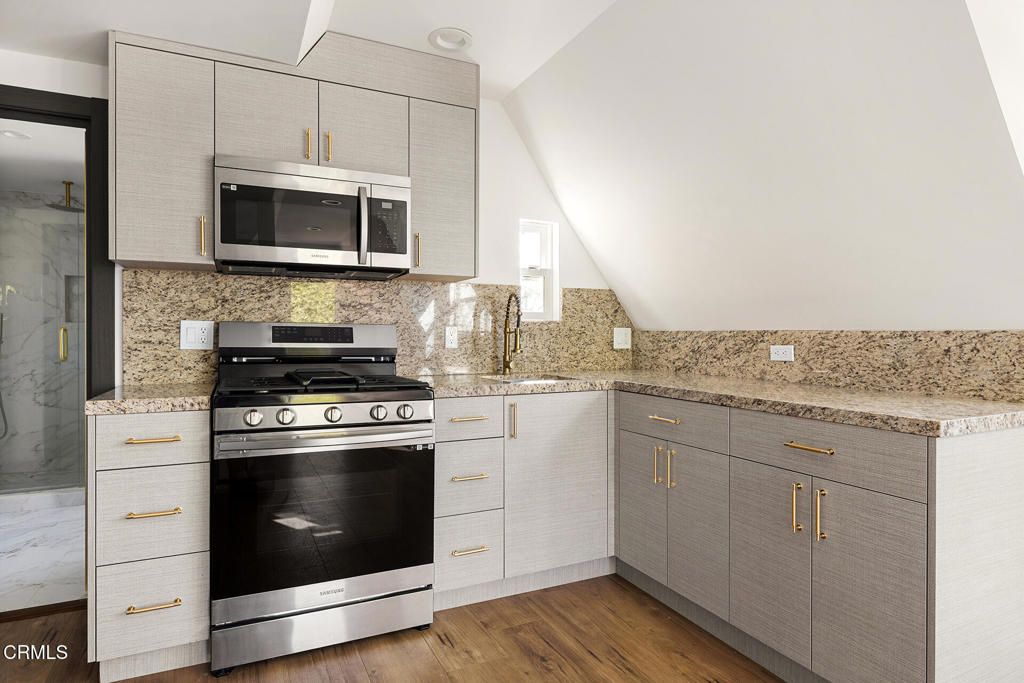 Image 20 of property listing at 1161 Ruberta Avenue, Glendale, CA 91201