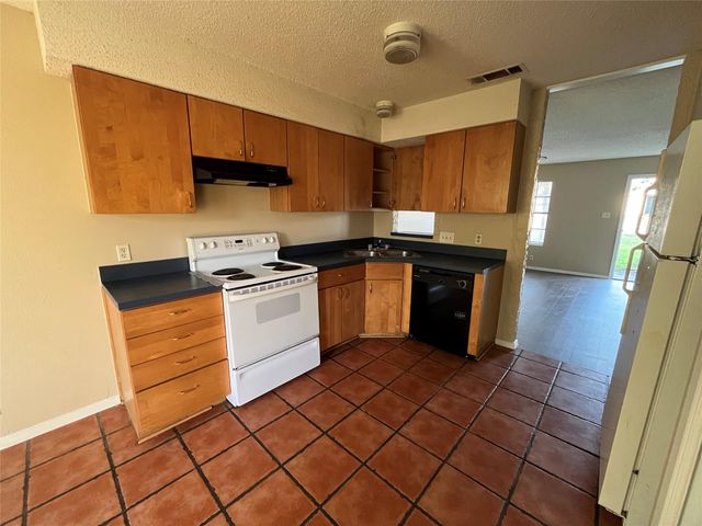 304 Highland Estates DR 306, Round Rock, TX 78664