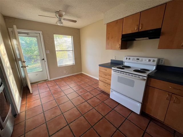 304 Highland Estates DR 306, Round Rock, TX 78664