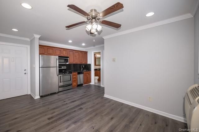 397B Great East Neck Road 397B, West Babylon, NY 11704