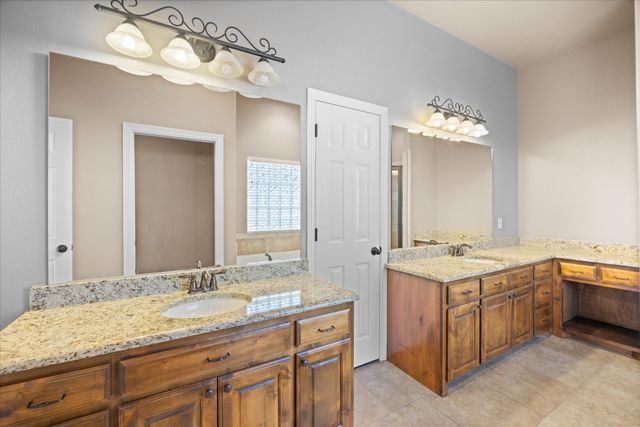 1207 Mallard Way, Granbury, TX 76048