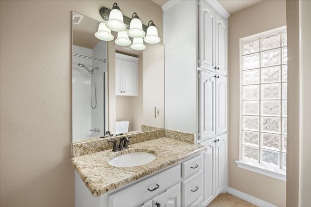 1207 Mallard Way, Granbury, TX 76048