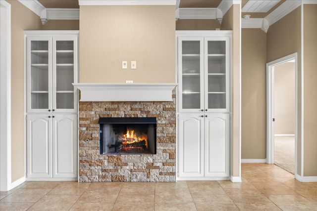 1207 Mallard Way, Granbury, TX 76048