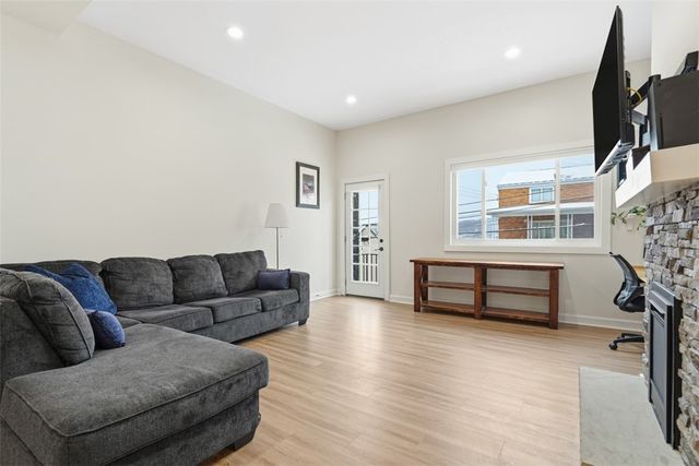 2410 Leticoe St, South Side, PA 15203