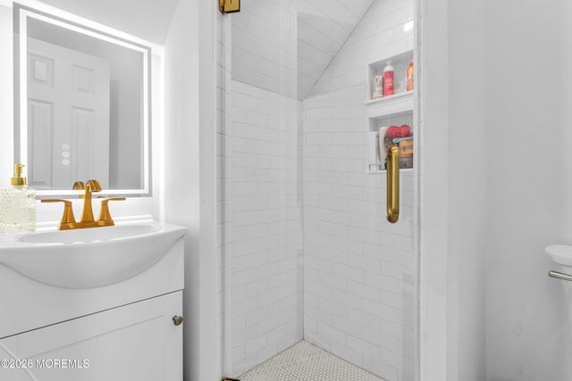 24 Irving Place, Red Bank, NJ 07701