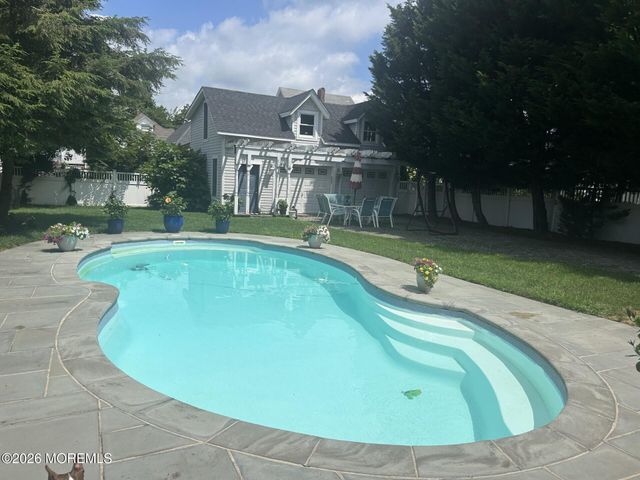 24 Irving Place, Red Bank, NJ 07701