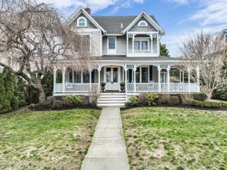 24 Irving Place, Red Bank, NJ 07701
