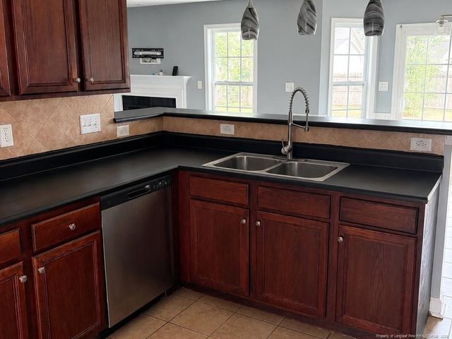 505 Collinwood Drive, Raeford, NC 28376