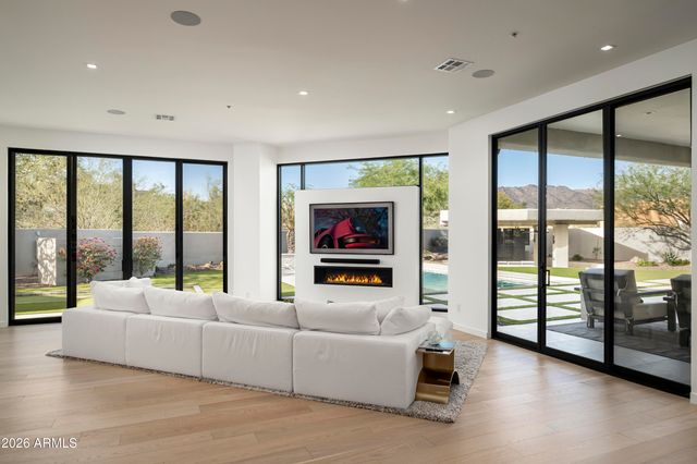 9002 E RIMROCK Drive, Scottsdale, AZ 85255