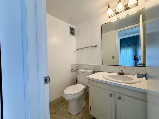 9 Hastings A 9, West Palm Beach, FL 33417