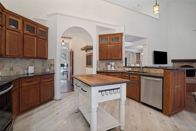 6914 Morningside Way, Sachse, TX 75048