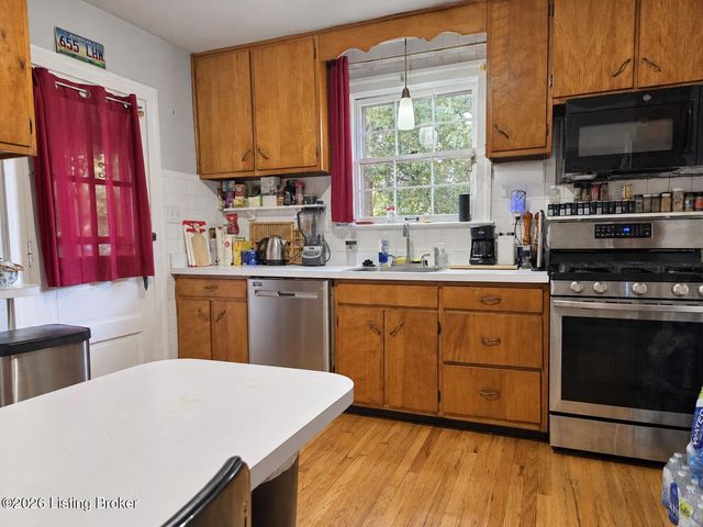 2328 Keswick Blvd, Louisville, KY 40217