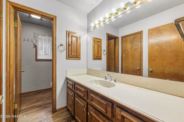 223 Ole Colony Road, Lafayette, LA 70506