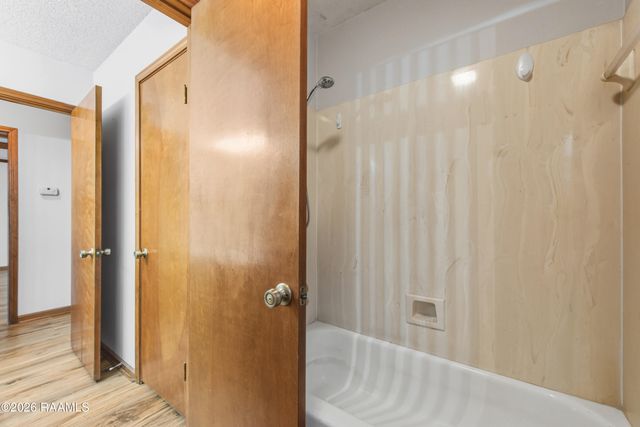 223 Ole Colony Road, Lafayette, LA 70506