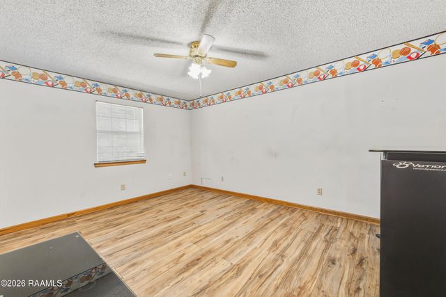 223 Ole Colony Road, Lafayette, LA 70506