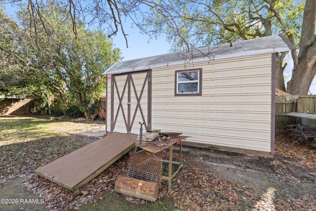 223 Ole Colony Road, Lafayette, LA 70506