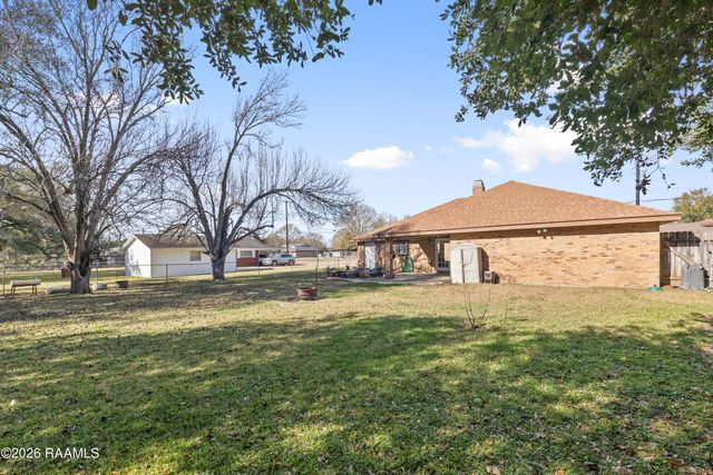 223 Ole Colony Road, Lafayette, LA 70506