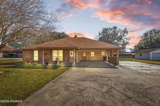 223 Ole Colony Road, Lafayette, LA 70506