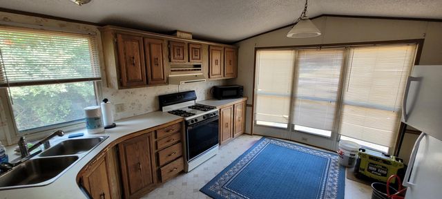 6634 N Woodbridge Road, White Cloud, MI 49349