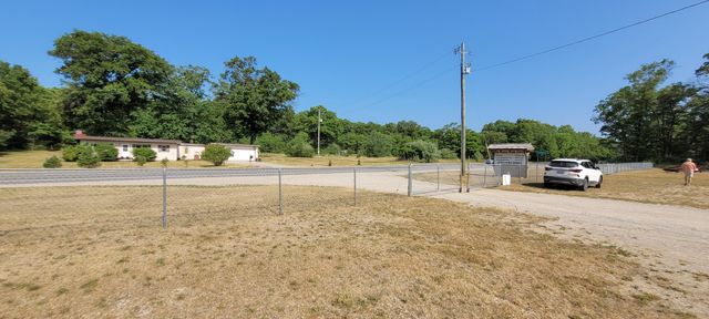 6634 N Woodbridge Road, White Cloud, MI 49349