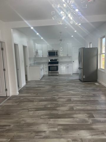 477 Hilldale Ave 1, Haverhill, MA 01832