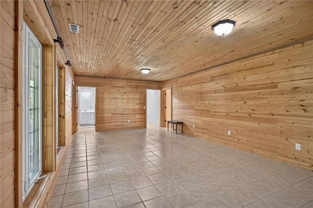 135 Crowes Drive, Walhalla, SC 29691