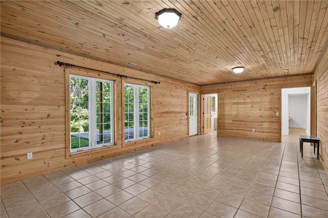 135 Crowes Drive, Walhalla, SC 29691