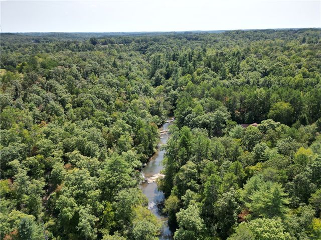 135 Crowes Drive, Walhalla, SC 29691