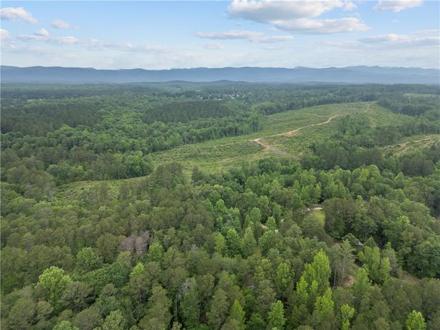 135 Crowes Drive, Walhalla, SC 29691